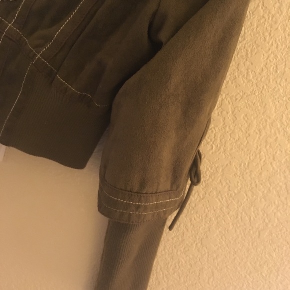 Jacket size L but fits like a medium - Picture 4 of 4